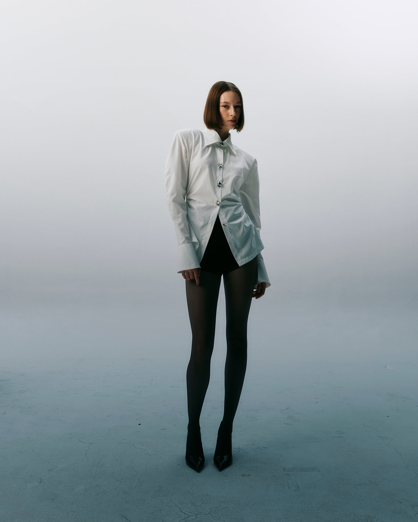 NICHP : Meteora Collection : Ravina Top เชิ้ตแขนยาว กระดุมอะไหล่เงิน