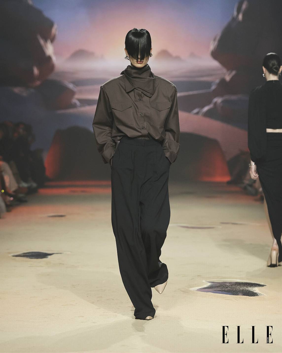 NICHP : The Silent Flow Collection : Piera top พร้อมผ้าพันคอ หรือ ไม่เอาผ้าพันคอก็ได้ ทำจากผ้าโพลีเอสเตอร์ (Pre-order 3-4 week)