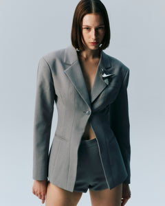 NICHp : Meteora Collection : Rita suit สูทไหล่โอเวอร์ไซส์ เอวคอด ตกแต่งด้วยอะไหล่สีเงิน