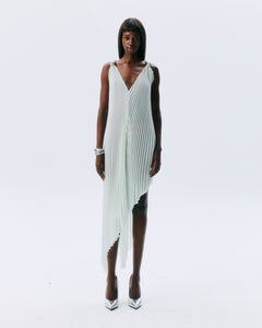 NICHP : Meteora Collection : Aven dress ผ้าอัดพลีท สามารถดีไซน์ในการสวมใส่ ปรับสายได้ 2 แบบ ตกแต่งด้วยอะไหล่สีเงินทั้ง 2 ข้าง