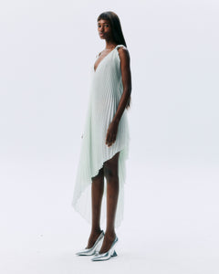 NICHP : Meteora Collection : Aven dress ผ้าอัดพลีท สามารถดีไซน์ในการสวมใส่ ปรับสายได้ 2 แบบ ตกแต่งด้วยอะไหล่สีเงินทั้ง 2 ข้าง