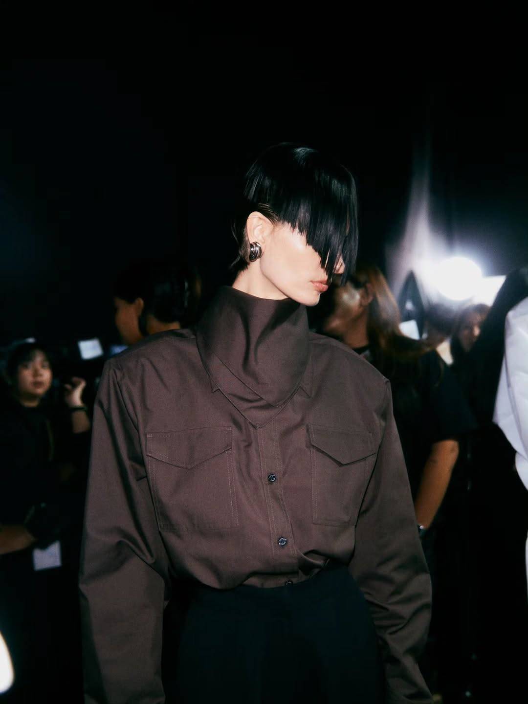 NICHP : The Silent Flow Collection : Piera top พร้อมผ้าพันคอ หรือ ไม่เอาผ้าพันคอก็ได้ ทำจากผ้าโพลีเอสเตอร์ (Pre-order 3-4 week)