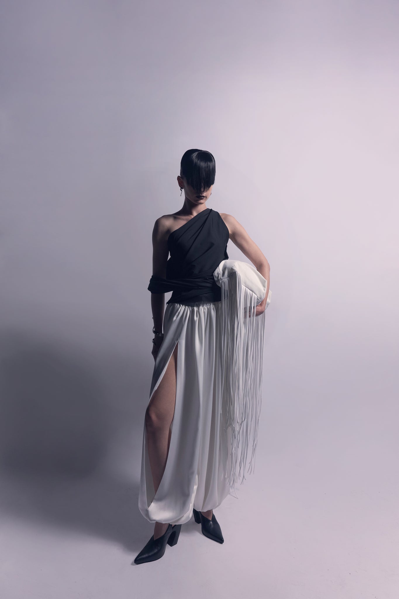 NICHP : The Silent Flow Collection : Alina pants กางเกงทรงบอลลูน ดีไซน์แหวกข้างขา (Pre-order 3-4 week)