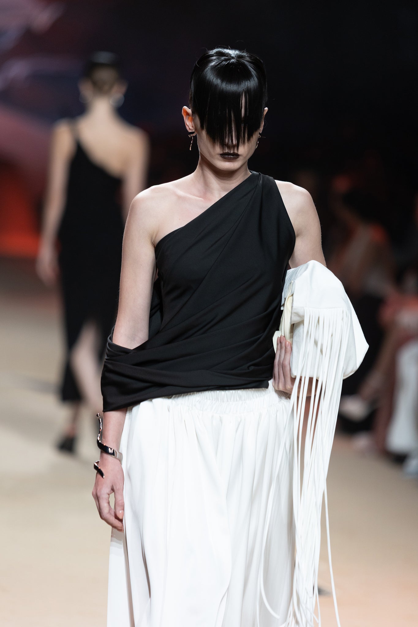 NICHP : The Silent Flow Collection : Monika top สื้อกล้ามเปิดไหล่หนึ่งข้าง (Pre-order 3-4 week)