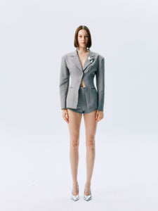 NICHp : Meteora Collection : Rita suit สูทไหล่โอเวอร์ไซส์ เอวคอด ตกแต่งด้วยอะไหล่สีเงิน