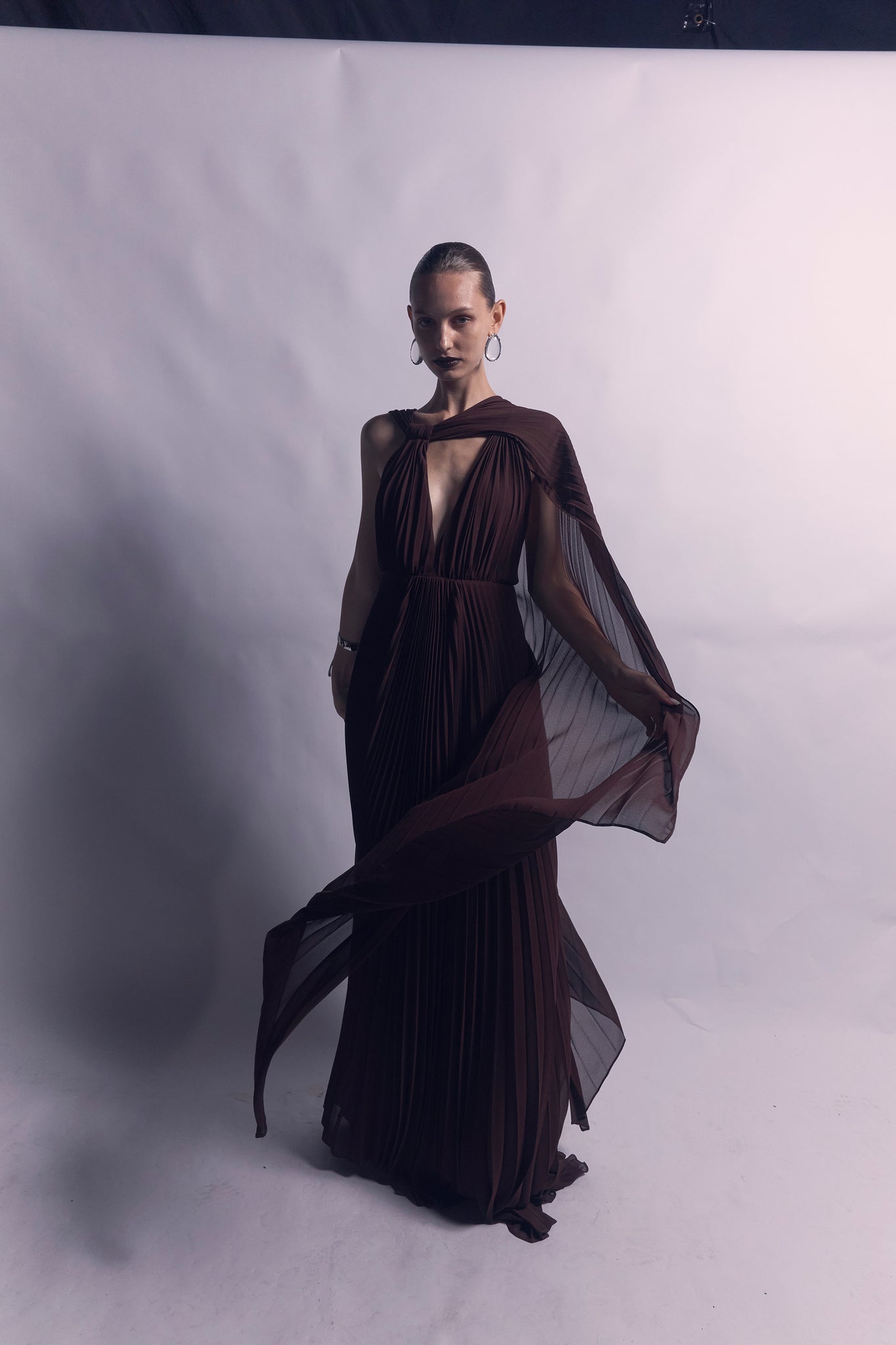 NICHP : The Silent Flow Collection : Diana pleat dress ผ้าชีฟองทราย (Pre-order 3-4 week)